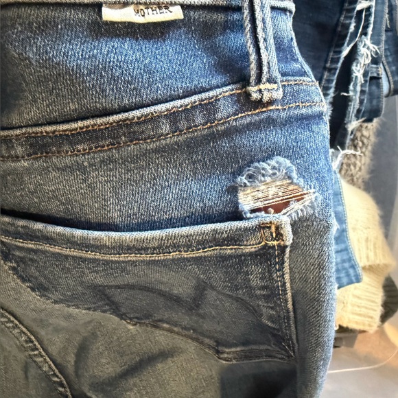 MOTHER High Waisted Runaway flare jeans - size 26 - distressed - Picture 15 of 15